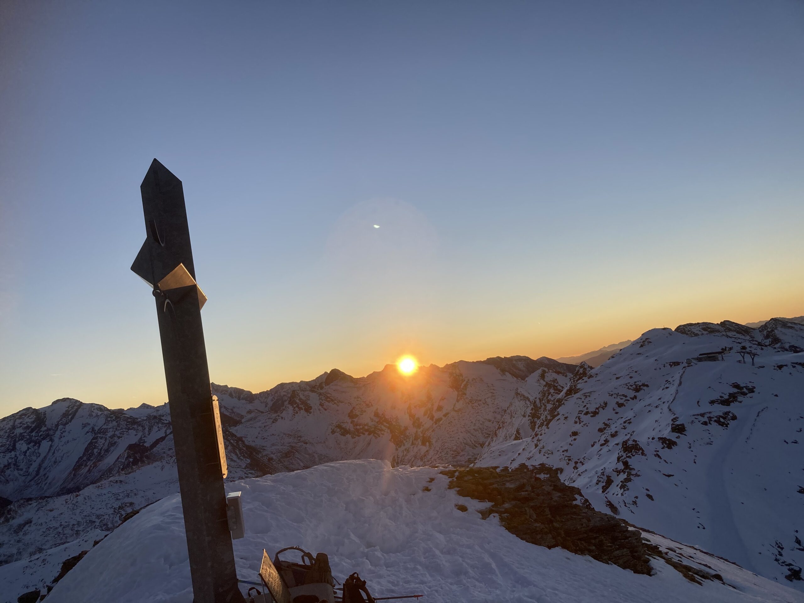 Salesenkogel Gipfelkreutz bei Sonnenaufgang